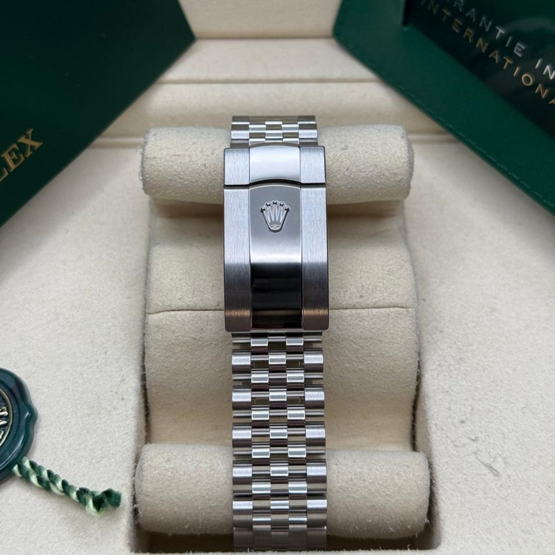 Rolex Datejust 41 Black Dial Jubilee Full Set