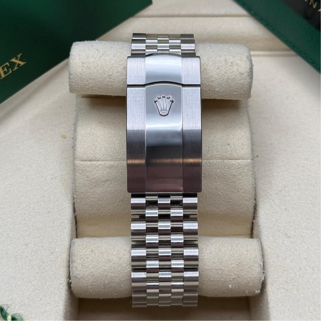 Rolex Sky-Dweller 42 Green Dial Jubilee Full Set